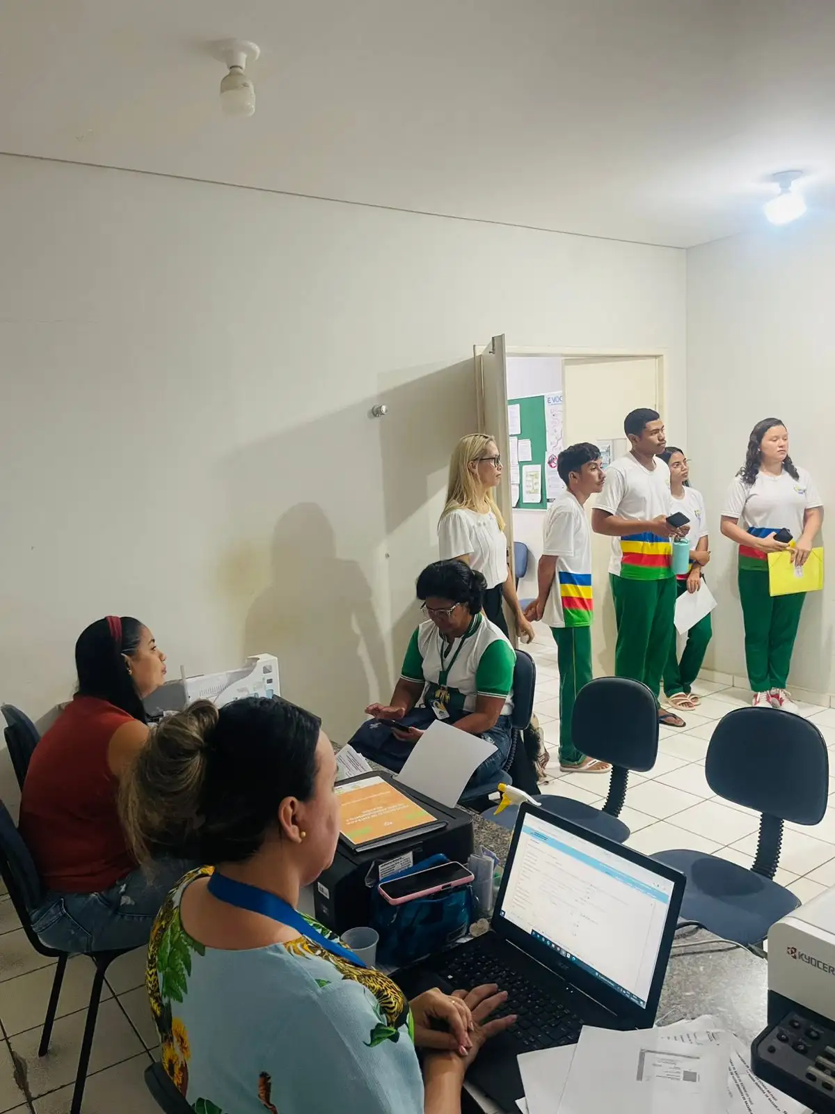 Foto 5 – Alunos do CETI Ribamar Lopes vivenciam na prática o dia a dia da Secretaria de Saúde