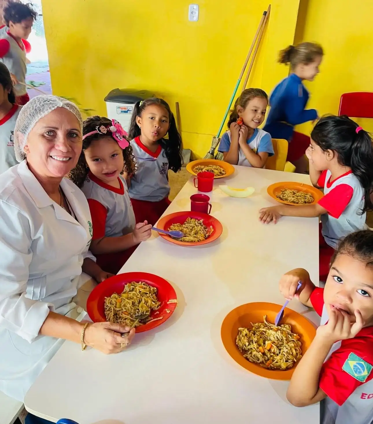 Foto 1 – Alimentação Saudável na Creche Tia Eulina