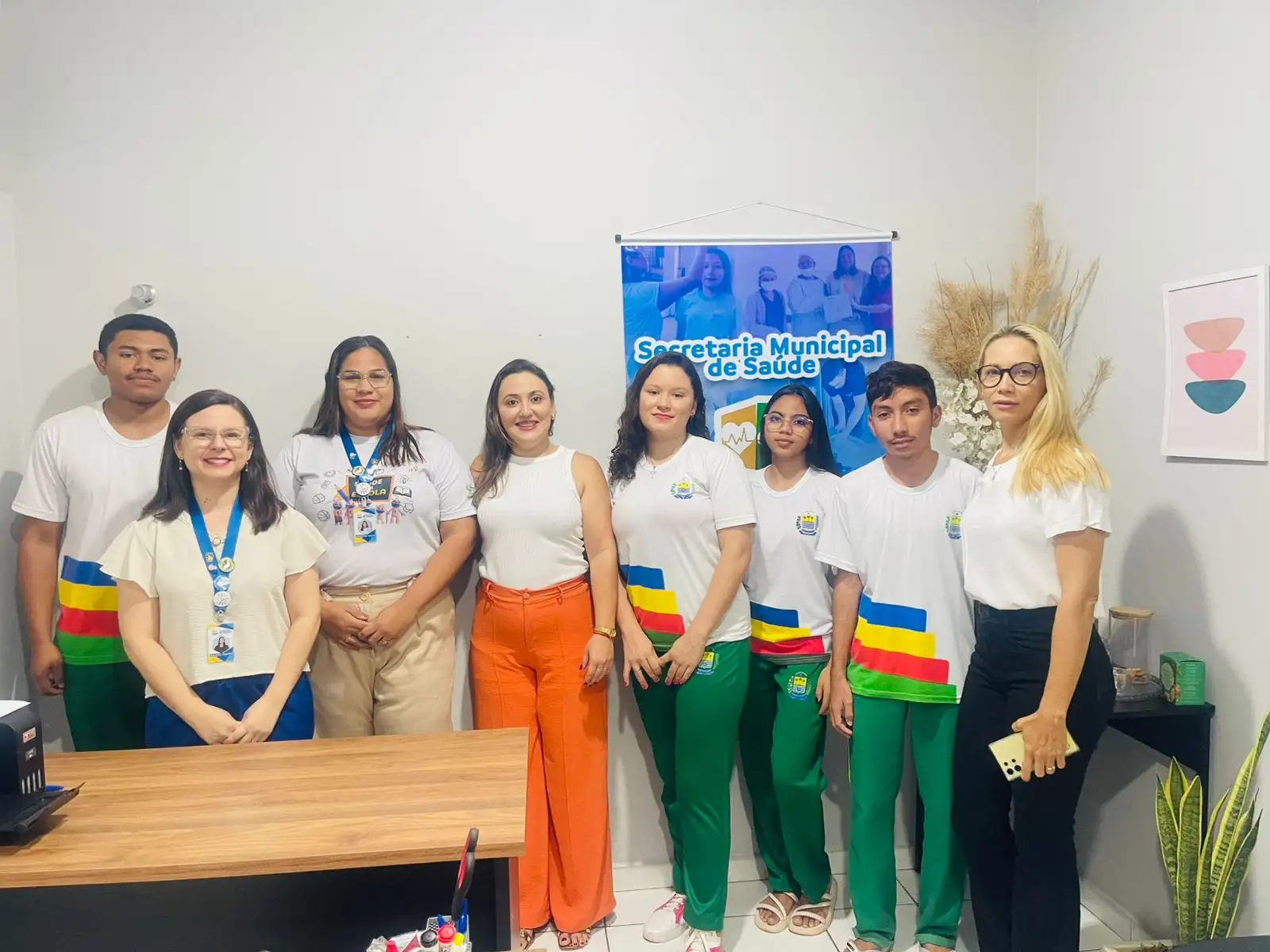 Foto 2 – Alunos do CETI Ribamar Lopes vivenciam na prática o dia a dia da Secretaria de Saúde