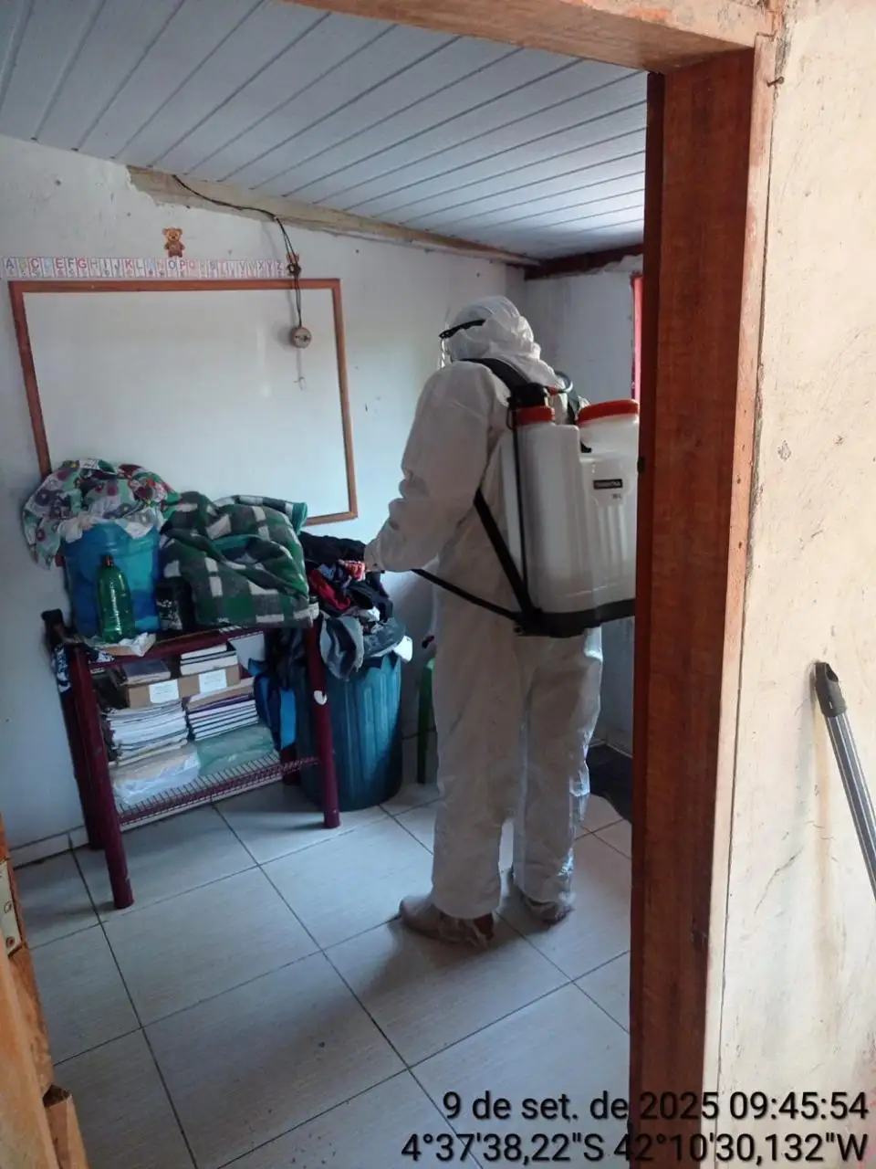 Foto 4 – Ação de Controle da Leishmaniose: detetização garante mais segurança para famílias e comunidade 🏠✨